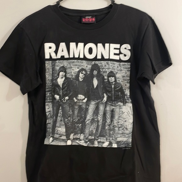Other - Ramones shirt